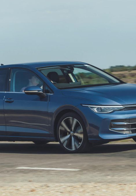volkswagen-golf-front-quarter-tracking