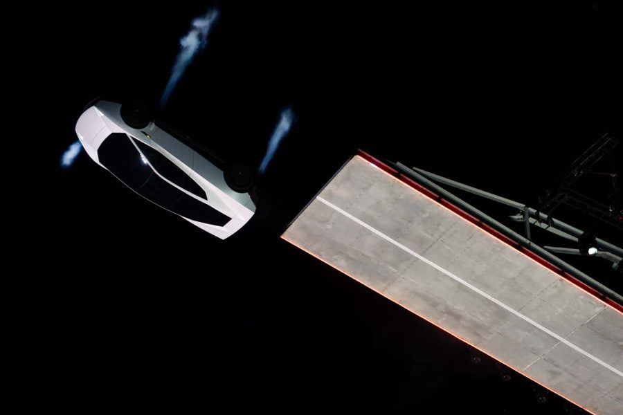 tesla-roadster-performs-autonomous-flying-stunts (4)